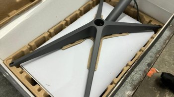 У пункті пропуску на Львівщині затримали водія, який намагався перевезти 30 систем Starlink