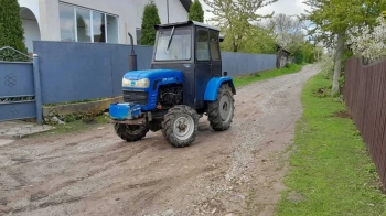 Трактор DW244B. Фото умовне