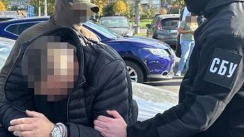 Переправляв ухилянтів за кордон: у Львові затримали директора фонду