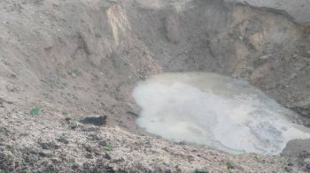 На Волині через грозу здетонувала замінована дорога (фото)