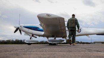 Шість українських пілотів вже тренуються на винищувачах F-16 у Великій Британії