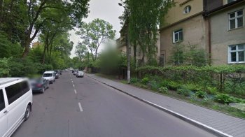 Львів’янин не зміг скасувати штраф за зупинку біля дому