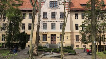 У Львові в гуртожитку лісотехнічного університету виявили мертвого 17-річного студента