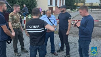 У Трускавці 60-річний чоловік за 20 тис. доларів переправляв призовників за кордон