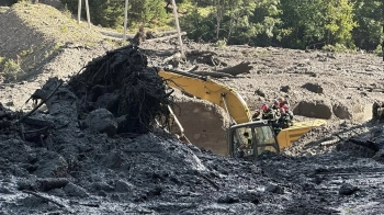 У Грузії внаслідок зсуву ґрунту загинула українка: тривають пошуки її дитини 
