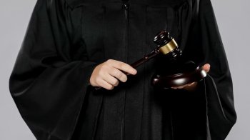 Суд оголосив вирок п’ятьом “ексберкутівцям” за розстріл людей на Майдані: двох виправдали