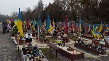 У Львові почали встановлювати пам’ятні знаки на могилах загиблих воїнів