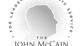 Стали героїнями, демонструючи відвагу, честь і гідність: українським жінкам присудили премію
