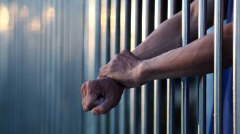 Затриманого у Львові дивресанта та його спільника увʼязнили за підпал на залізниці