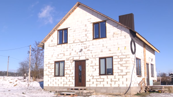 Будинок родини з Волині, який збудували завдяки програмі «Власний дім». Фото: 12 канал