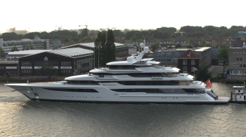 The Guardian: супер`яхту Медведчука продадуть на аукціоні