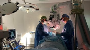 Мати віддала нирку синові: у Львові провели успішну трансплантацію