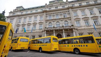 Львівщина отримала 21 автобус-«школярик»