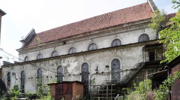 Львів’ян запрошують на маївку в закинутий костел на території автобусного заводу