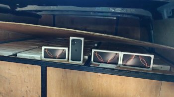 Водії намагалися провезти 150 iPhone з Польщі через Шегині