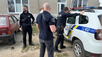 Поліцейський за 100 тис. грн розпочинав фейкові кримінальні провадження на чоловіків призовного віку