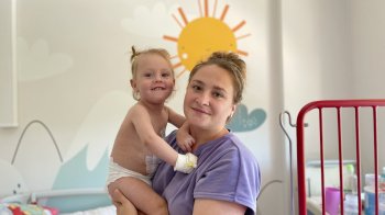 Пережила зупинку серця та місяць була у комі: львівські лікарі врятували однорічну дівчинку