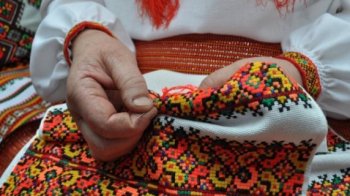 Отці ПЦУ пояснили, чи вишивання у свято є гріхом