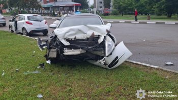 У Новому Роздолі зіткнулися Mazda і Nissan: госпіталізували двох людей