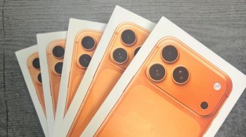 Бус з діамантами й контрабандні iPhone: в Шегинях спіймали зловмисників