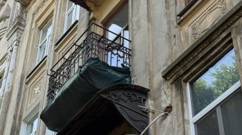 Львів’янку зобов’язали власним коштом відреставрувати балкон