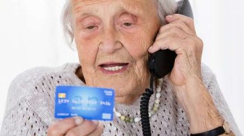 У МВС попереджають внутрішньопереміщених пенсіонерів про ошуканство шахраїв