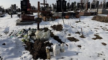 Смерть дворічної дитини на Львівщині: хто винен — сім’я, громада чи соцслужби