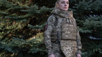 Міноборони затвердило перший бронежилет для жінок