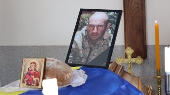 У Бориславській громаді на колінах зустріли тіло загиблого захисника