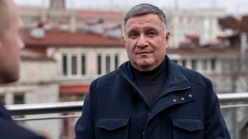 Прийшли, щоб перевірити закупівлі вертольотів: Аваков відреагував на обшуки у нього вдома