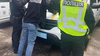 Перевдягнувся поліцейським: у Львові затримали злочинця, який вкрав пожертви для військових