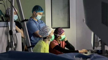 Втручання тривало сім годин: львівські лікарі провели підлітку унікальну операцію на мозку