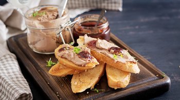 Ніжний паштет з курячої печінки: простий рецепт в духовці