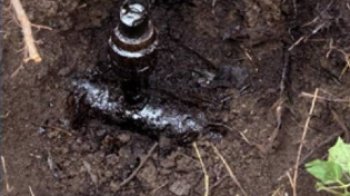 На Львівщині невідомі крали нафту через врізку у трубопровід Укрнафти