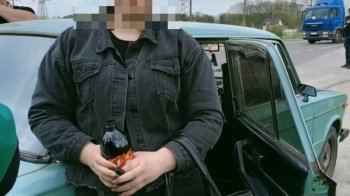 У Львові затримали жінку, яка розраховувалась фальшивими грошима