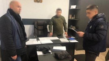 На Львівщині на хабарі затримали одного з керівників виправної колонії