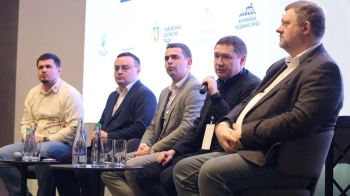 Перший форум старост у Львові зібрав 150 учасників