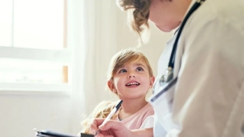 Лікар і дитина