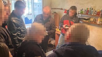 На Львівщині 51-річний чоловік переробив стартовий пістолет на бойовий та продав