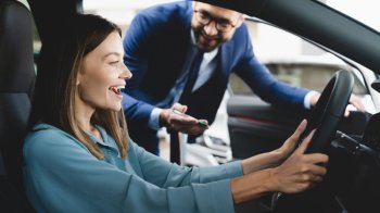 Запах автомобіля може викликати у людини рак: в чому причина