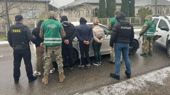 На Закарпатті затримали жінку з сином, які переправляли ухилянтів в Румунію