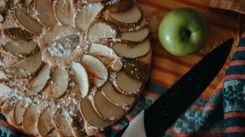 Ідеальна шарлотка з яблуками