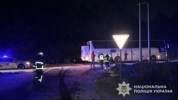 Водій автобуса на смерть збив 30-річного чоловіка на Яворівщині