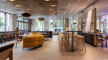 У Львові відкрили перший в Україні McDonald’s з еко-дизайном