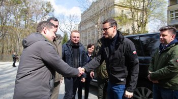 Прем'єр Польщі відкрив перше модульне містечко для переселенців у Львові