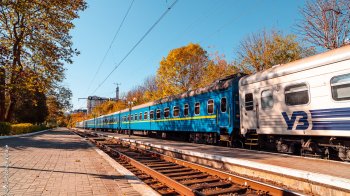 Пасажирський поїзд на смерть збив 61-річного чоловіка біля Золочева