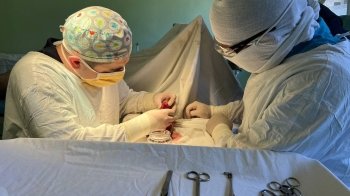 Рука потрапила у вентилятор під капотом авто: львівські лікарі врятували чоловікові палець