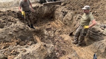 У Пустомитах проводять ексгумацію решток з братської могили радянських воїнів: що з ними буде далі