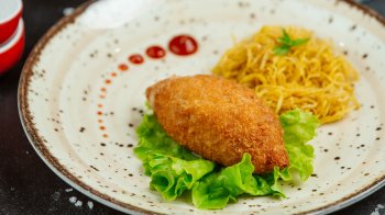 Соковита котлета по-київськи: класичний рецепт, перевірений роками
