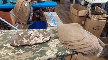 Шиють військову форму та спорядження: у Львові об’єдналися кілька релокованих підприємств